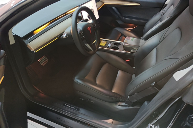 Tesla Model 3 2022 car image #19