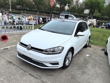 Volkswagen Golf 2018 car image 