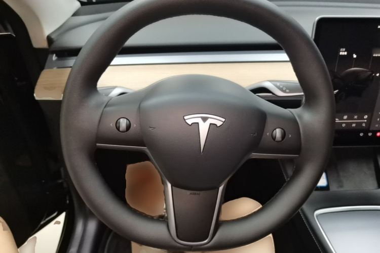 Tesla Model Y 2022 #11 Tesla Model Y 2022 car image #11