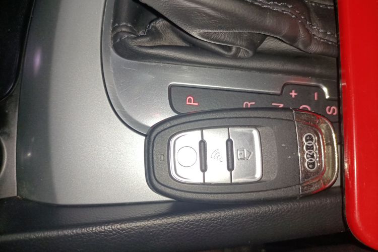 Audi Q3 2018 image de voiture #11