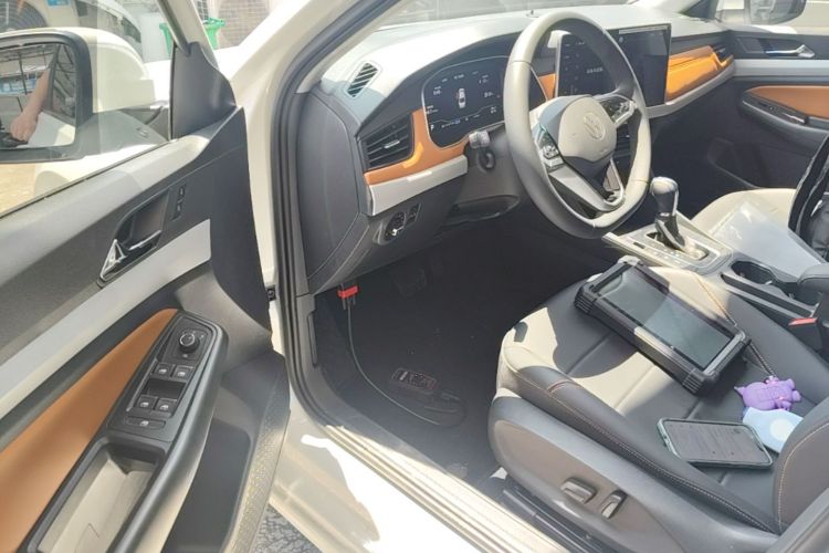 Volkswagen Bora 2025 car image #15