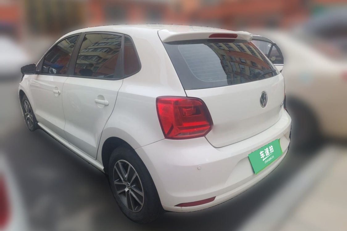Volkswagen Polo 2016 car image #3