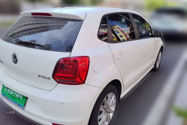 Volkswagen Polo 2015 car image #7