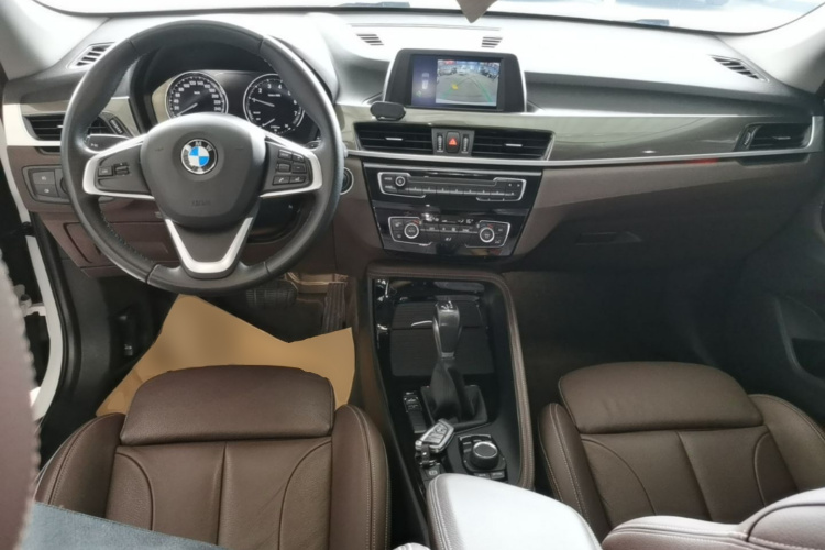 BMW X1 2019 car image #10