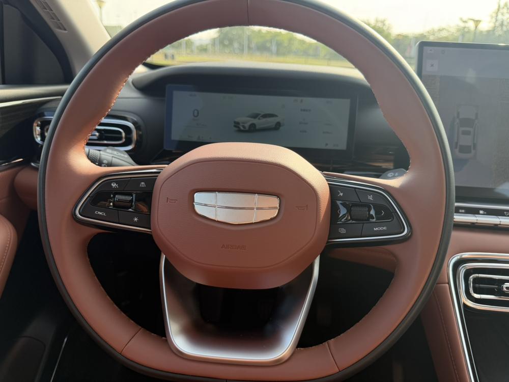 GEELY Emgrand 2025 #21 GEELY Emgrand 2025 car image #21