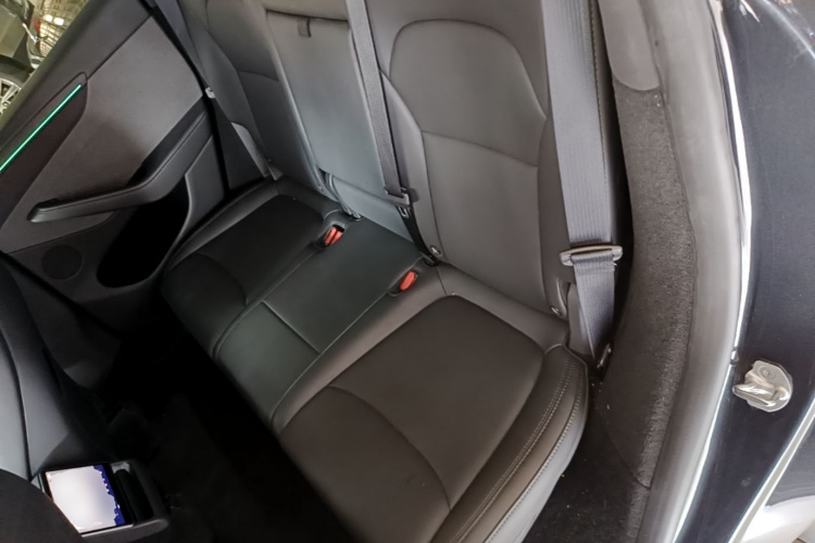 Tesla Model Y 2025 car image #17