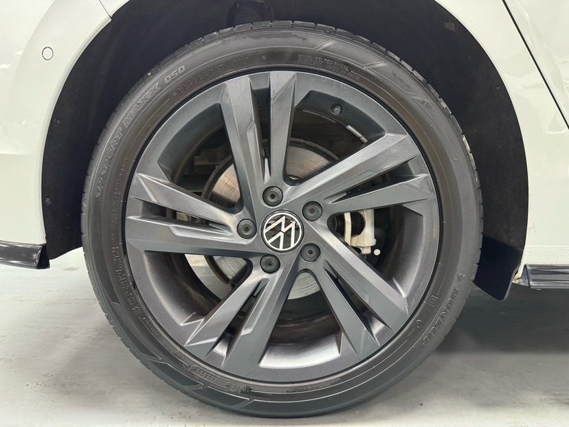 Volkswagen Golf 2022 car image #19