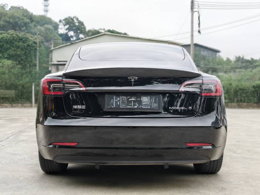 Tesla Model Y 2023 #3 Tesla Model Y 2023 car image #3