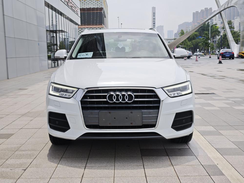 Audi Q3 2018 car image #2