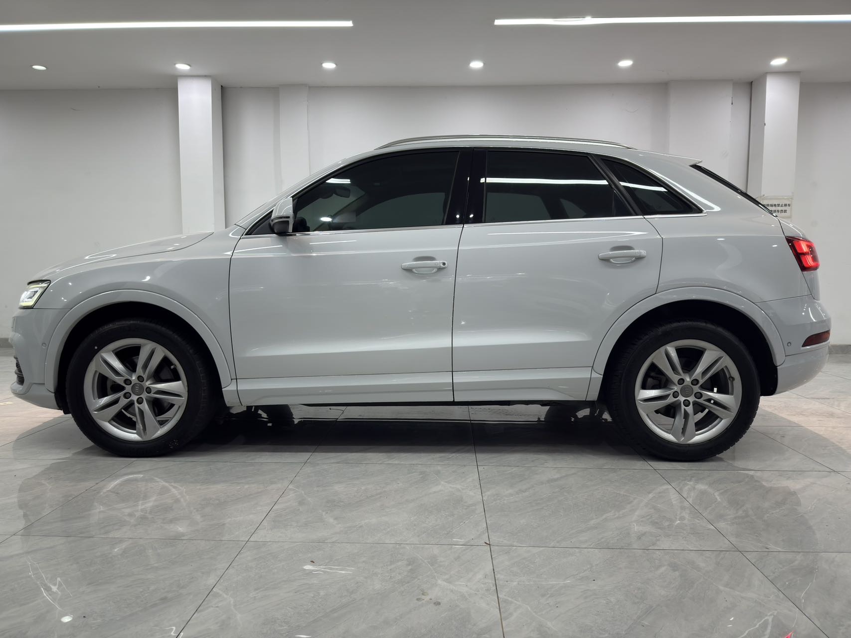 Audi Q3 2017 #7 Audi Q3 2017 car image #7