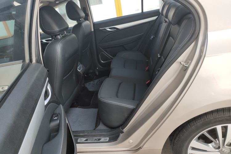 GEELY Emgrand 2018 car image #17