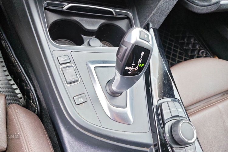 BMW 3 Series 2018 #16 BMW 3 Series 2018 car image #16
