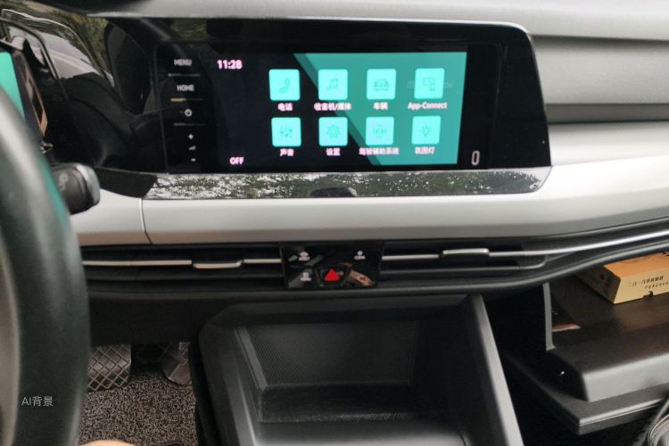 Volkswagen Golf 2021 car image #15