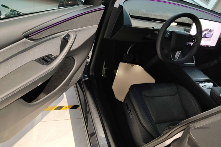 Tesla Model Y 2025 #16 Tesla Model Y 2025 immagine di auto #16
