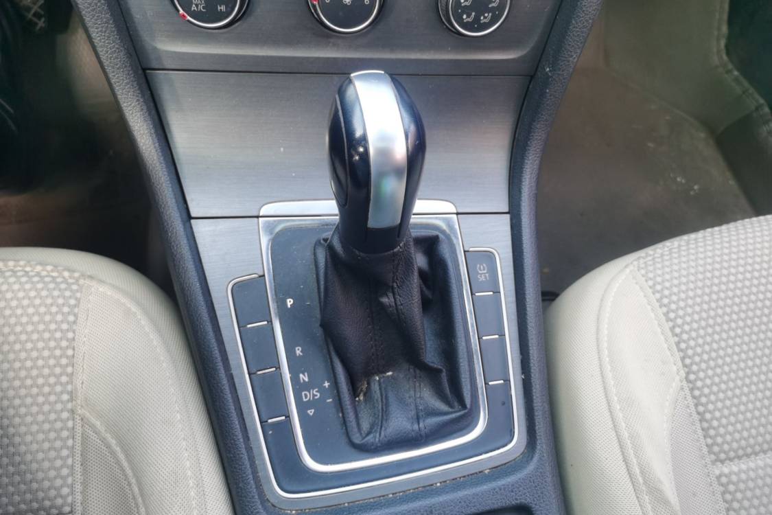 Volkswagen Golf 2015 car image #27