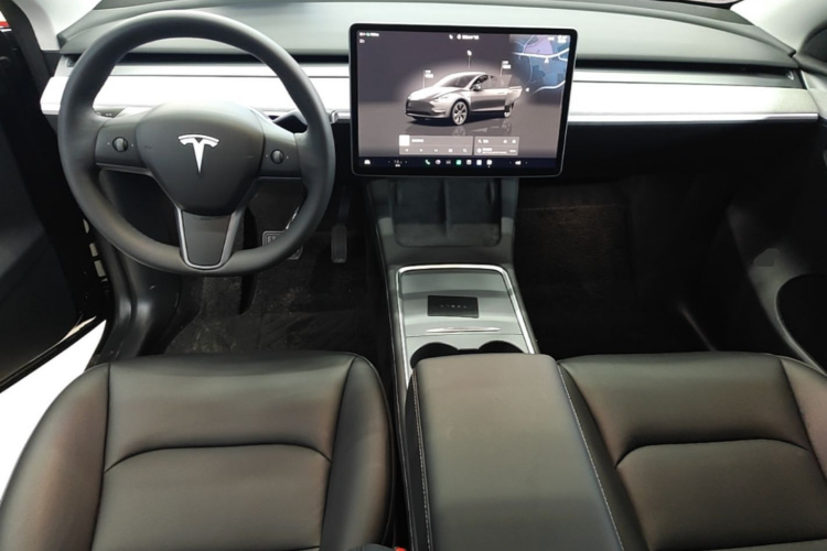 Tesla Model Y 2024 #10 Tesla Model Y 2024 car image #10