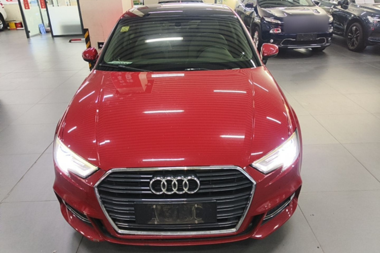 Audi A3 2018 car image #3