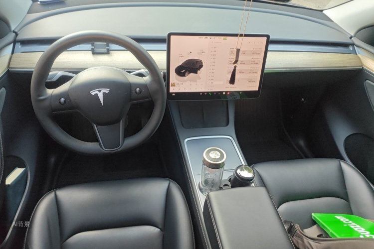 Tesla Model Y 2023 #11 Tesla Model Y 2023 car image #11