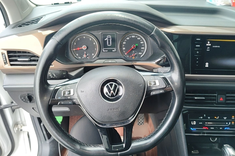 Volkswagen Tharu 2021 car image #11