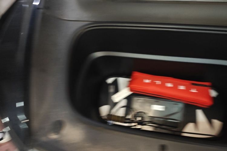 Tesla Model Y 2026 car image #24
