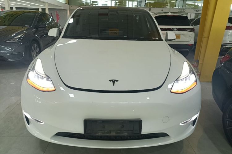 Tesla Model Y 2023 car image #3