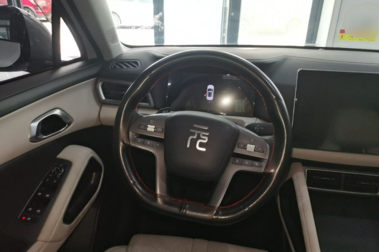 BYD YuanUP 2025 #11 BYD YuanUP 2025 car image #11
