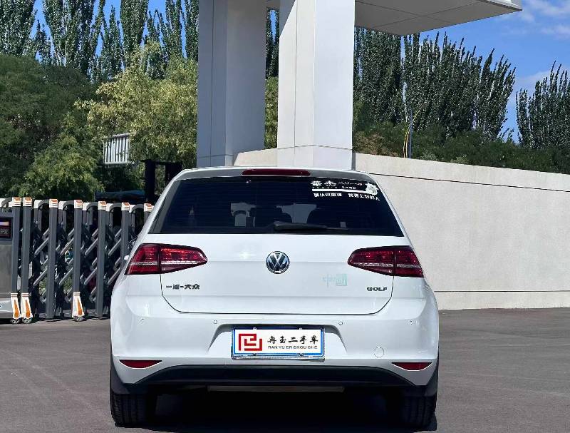 Volkswagen Golf 2017 car image #5