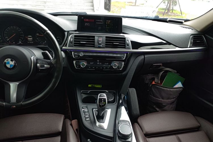 BMW 3 Series 2018 immagine di auto #17