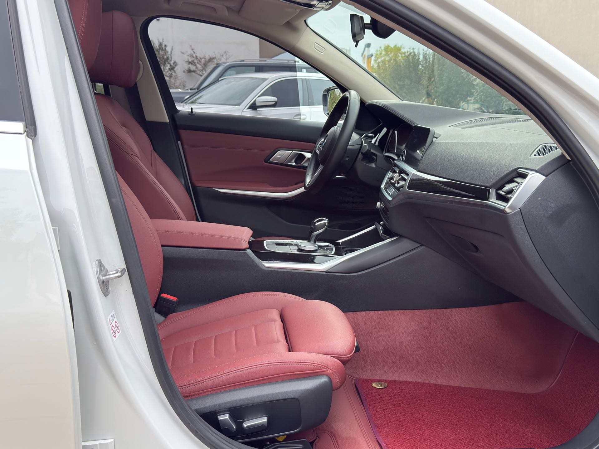 BMW 3 Series 2021 immagine di auto #6
