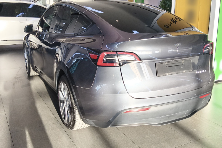 Tesla Model Y 2022 car image #5