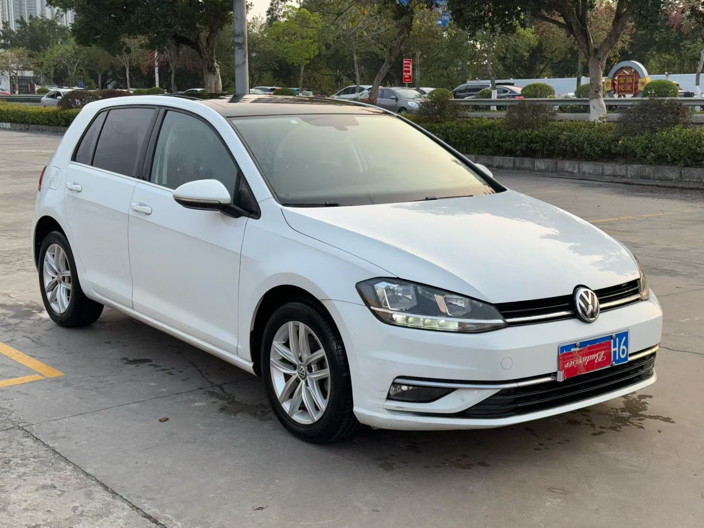 2019 immagine di auto #2