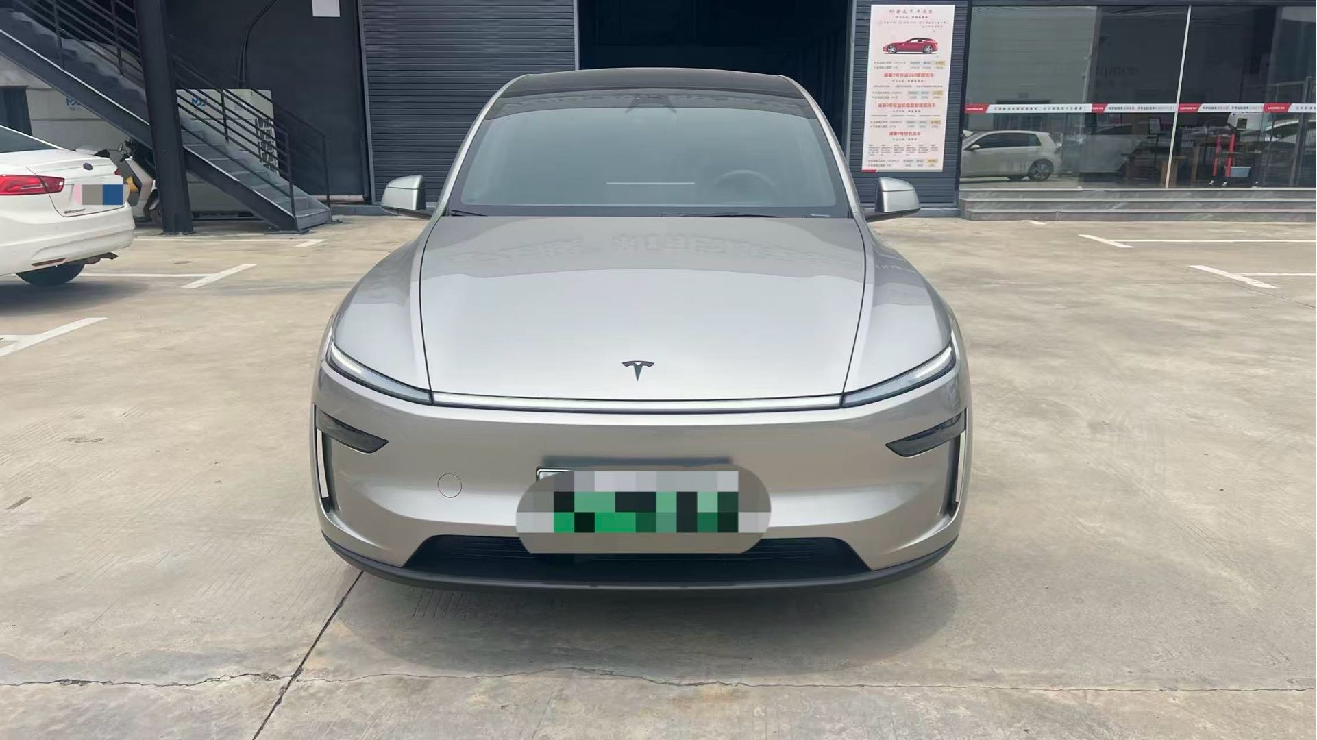Tesla Model Y 2026 #4 Tesla Model Y 2026 car image #4