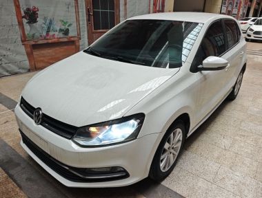 Volkswagen Polo 2015 Volkswagen Polo 2015 car image