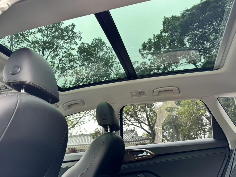 Volkswagen Tharu 2020 immagine di auto #13