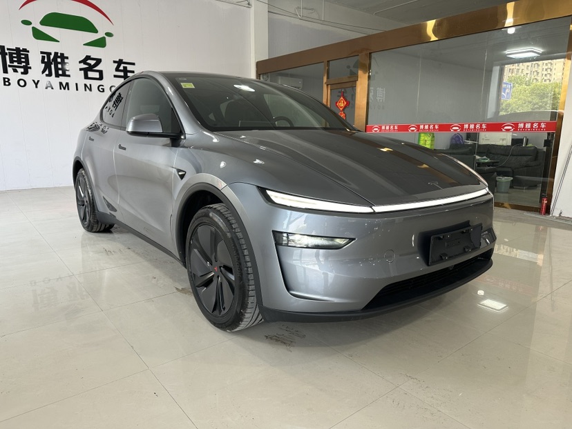 Tesla Model Y 2026 #2 Tesla Model Y 2026 car image #2