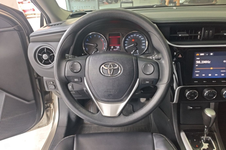 Toyota Corolla 2019 #11 Toyota Corolla 2019 car image #11