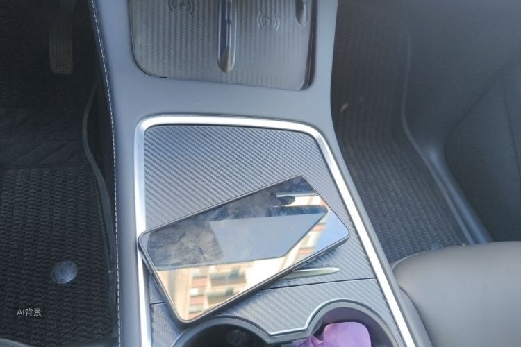 Tesla Model Y 2024 car image #16
