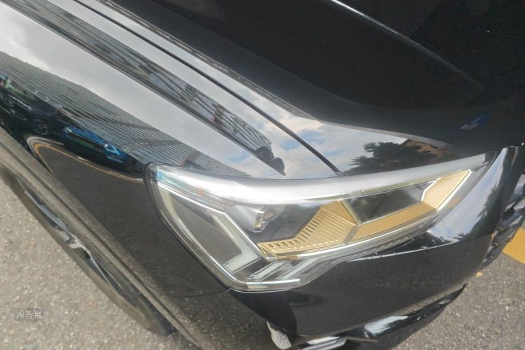 Audi Q3 2022 car image #8
