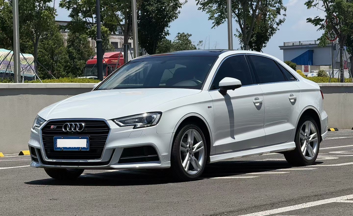 Audi A3 2018 car image 