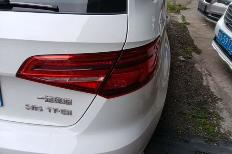 Audi A3 2019 car image #8
