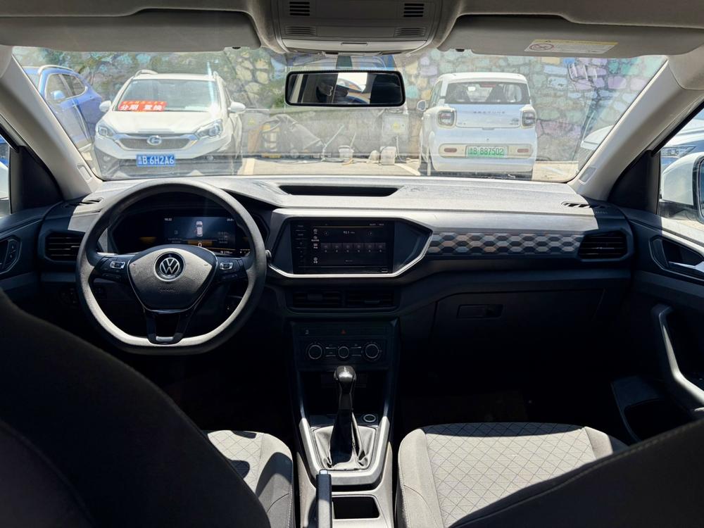 Volkswagen T-Cross 2023 car image #7