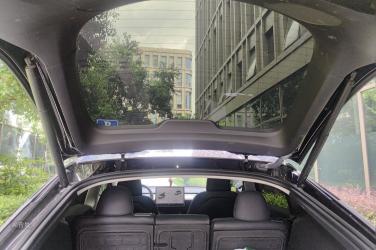 Tesla Model Y 2022 #21 Tesla Model Y 2022 car image #21