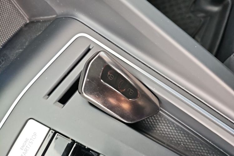 Volkswagen Golf 2023 car image #9