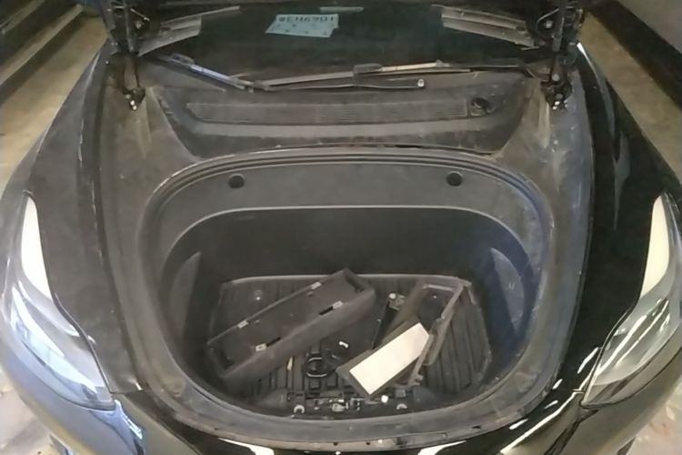 Tesla Model 3 2023 car image #20