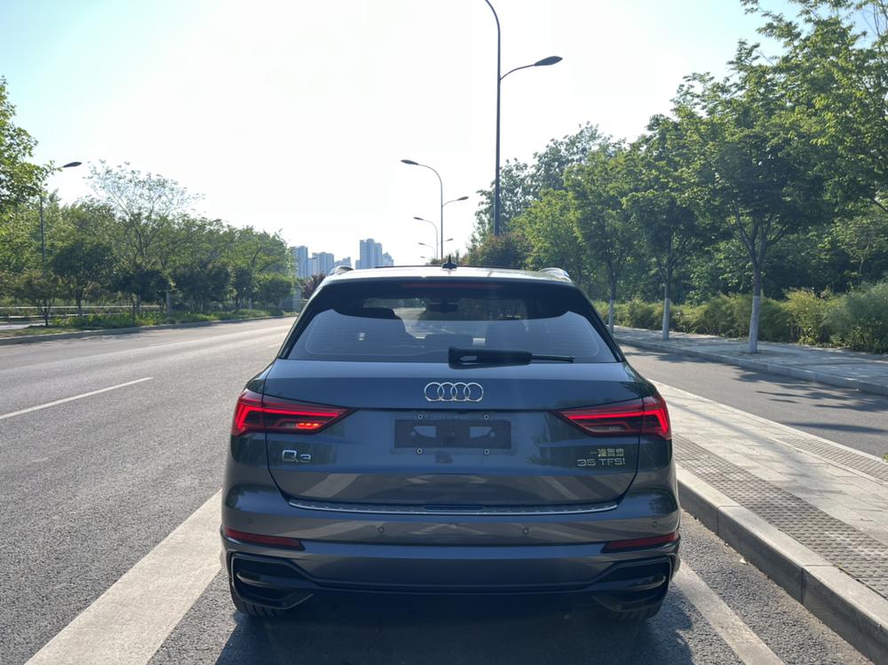 Audi Q3 2023 car image #6