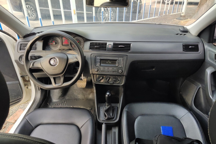 Volkswagen Santana 2018 صورة سيارة #12