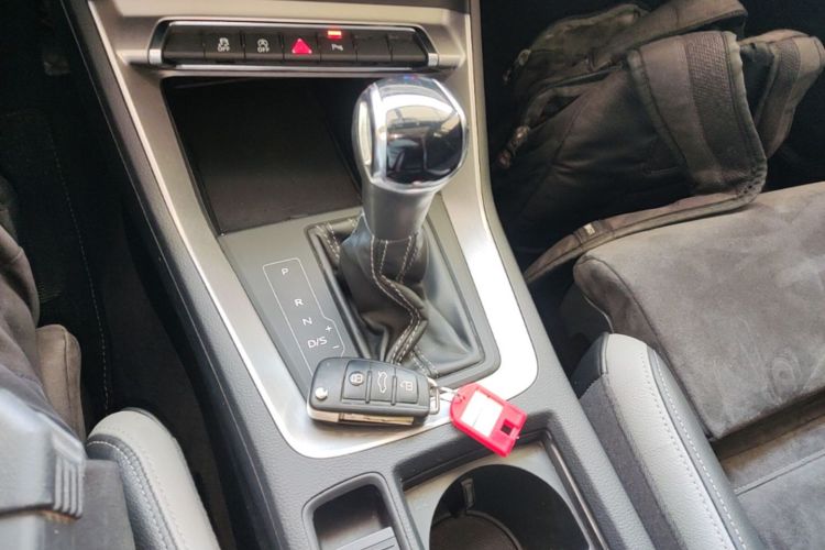 Audi Q3 2019 #14 Audi Q3 2019 car image #14