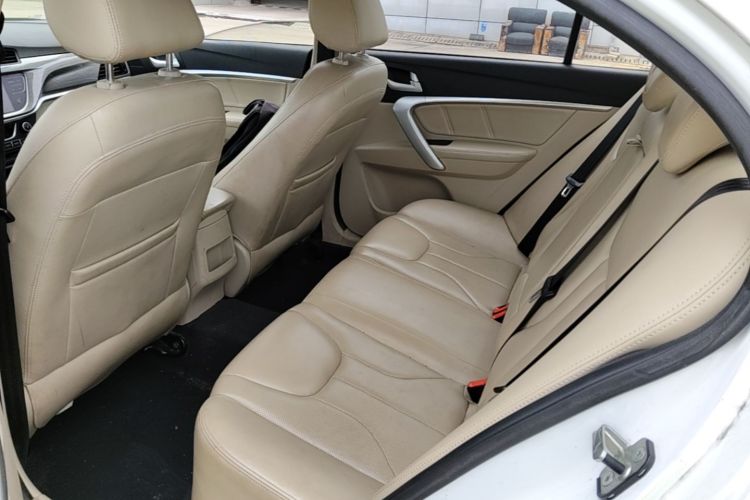 GEELY Emgrand 2016 #17 GEELY Emgrand 2016 car image #17