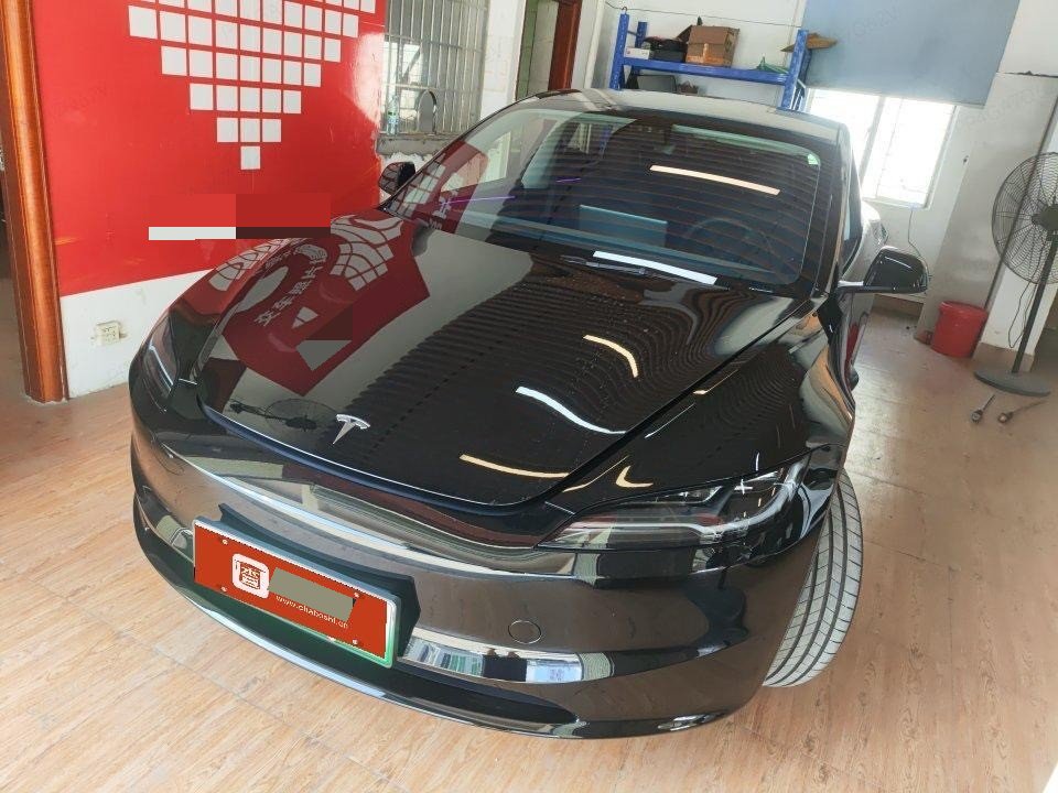 Tesla Model 3 2025 car image #4