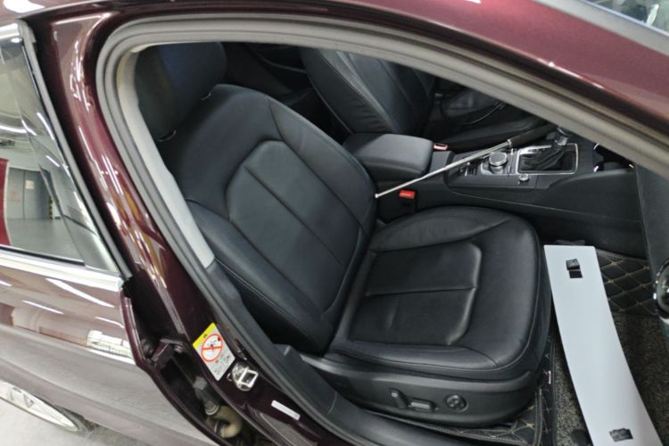 Audi A3 2019 car image #24